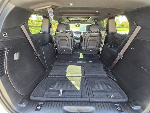 Used 2025 Chrysler Pacifica Limited FWD image 22