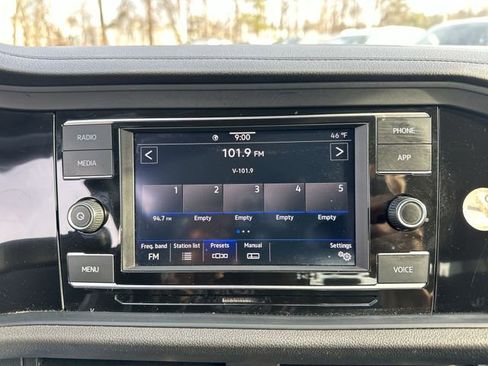 Certified 2024 Volkswagen Jetta S image 23