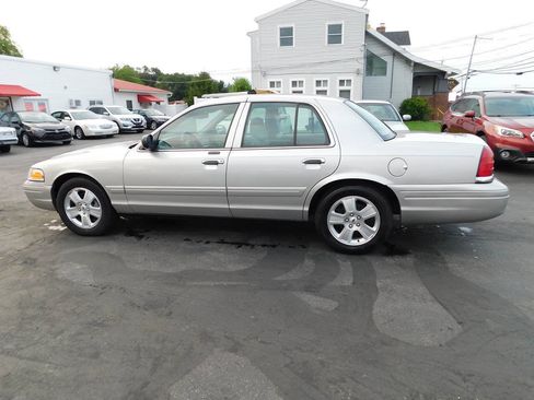 Used 2008 Ford Crown Victoria LX RWD image 7