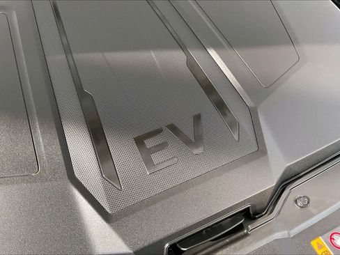 Used 2025 Hyundai Ioniq 5 Limited image 32