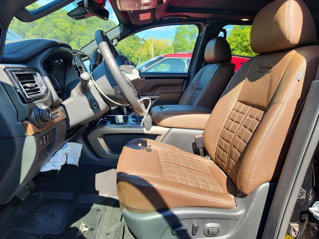 Used 2024 Nissan Titan Platinum Reserve w/ Moonroof Package AWD/4WD image 6