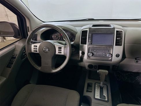 Used 2019 Nissan Frontier SV image 16
