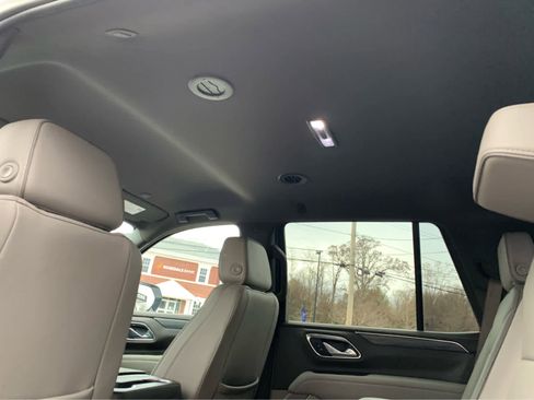 Used 2023 GMC Yukon SLT w/ SLT Luxury Package image 27