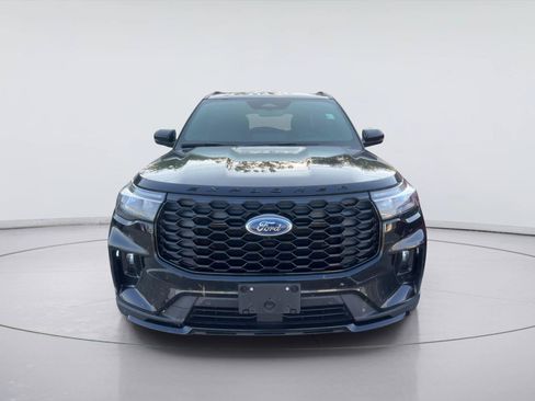 Certified 2026 Ford Explorer ST-Line w/ ST-Line Street Pack RWD image 8
