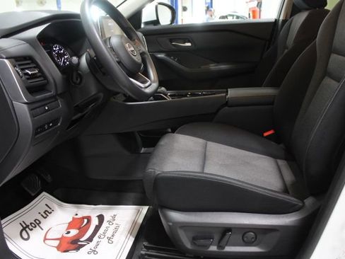 Used 2024 Nissan Rogue SV image 19