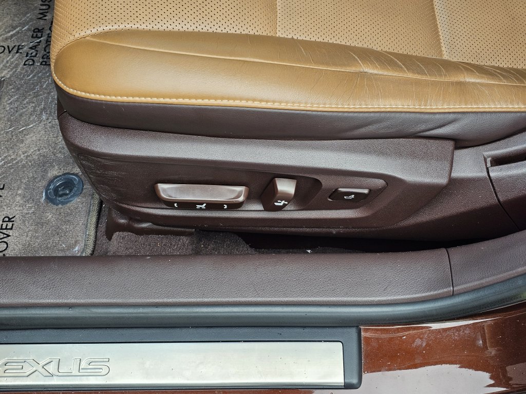 Used 2016 Lexus ES 350 w/ Premium Package w/Wood Trim FWD image 18