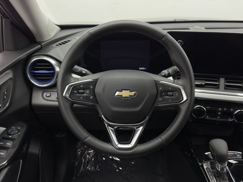 Used 2026 Chevrolet Trax LT w/ Driver Confidence Package FWD image 29