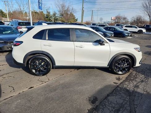 Used 2025 Honda HR-V Sport image 7