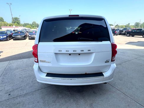 Used 2014 Dodge Grand Caravan SXT image 6