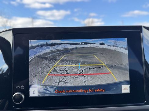 Used 2025 Toyota Camry LE image 29