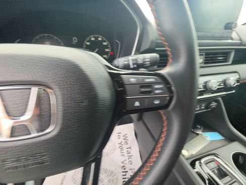 Used 2025 Honda Pilot Sport image 19