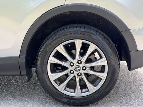 Used 2016 Toyota RAV4 Limited FWD image 14