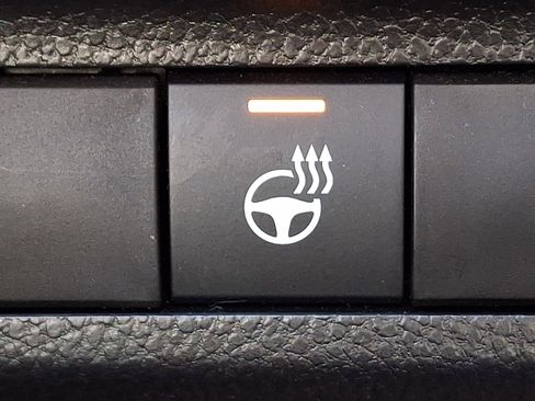 Certified 2025 Toyota RAV4 XLE w/ Convenience Package image 25