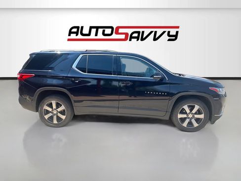 Used 2020 Chevrolet Traverse LT w/ LT Premium Package AWD/4WD image 8