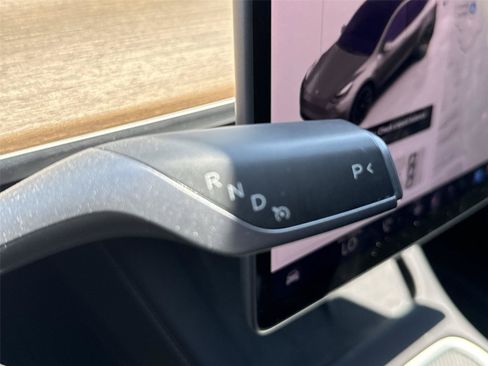 Used 2023 Tesla Model Y Long Range AWD/4WD image 17
