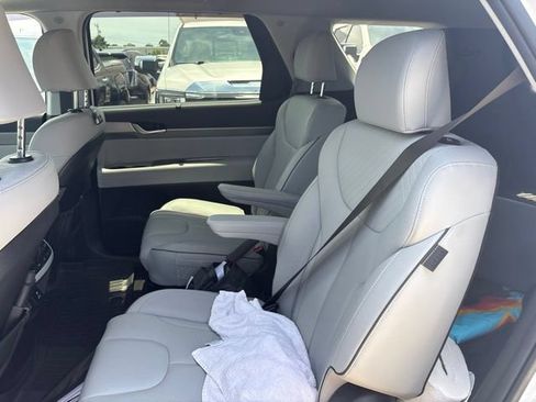 Used 2025 Hyundai Palisade SEL FWD image 11
