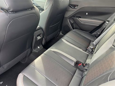 Used 2025 Subaru Crosstrek 2.5i Limited w/ Popular Package #4A image 9