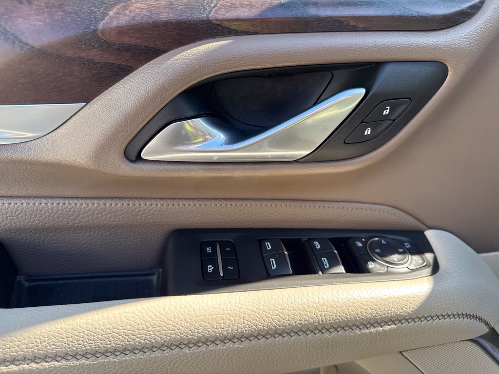 Used 2023 GMC Yukon Denali AWD/4WD image 13
