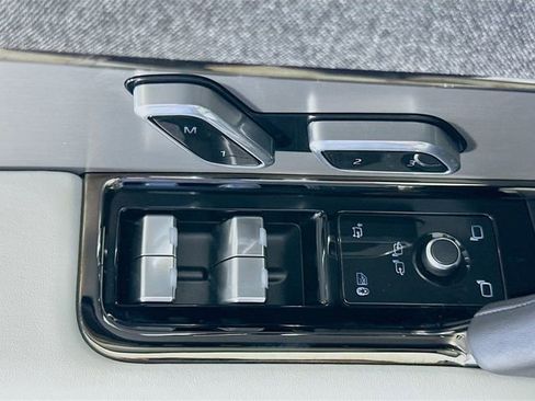 Used 2024 Land Rover Range Rover Sport SE AWD/4WD image 18