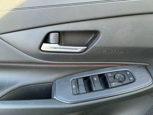 New 2026 Nissan Sentra SR FWD image 18