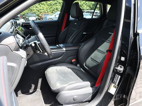 Used 2025 Mercedes-Benz GLC 43 AMG 4MATIC image 17