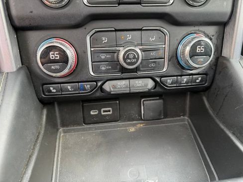 Used 2023 GMC Yukon SLT AWD/4WD image 26