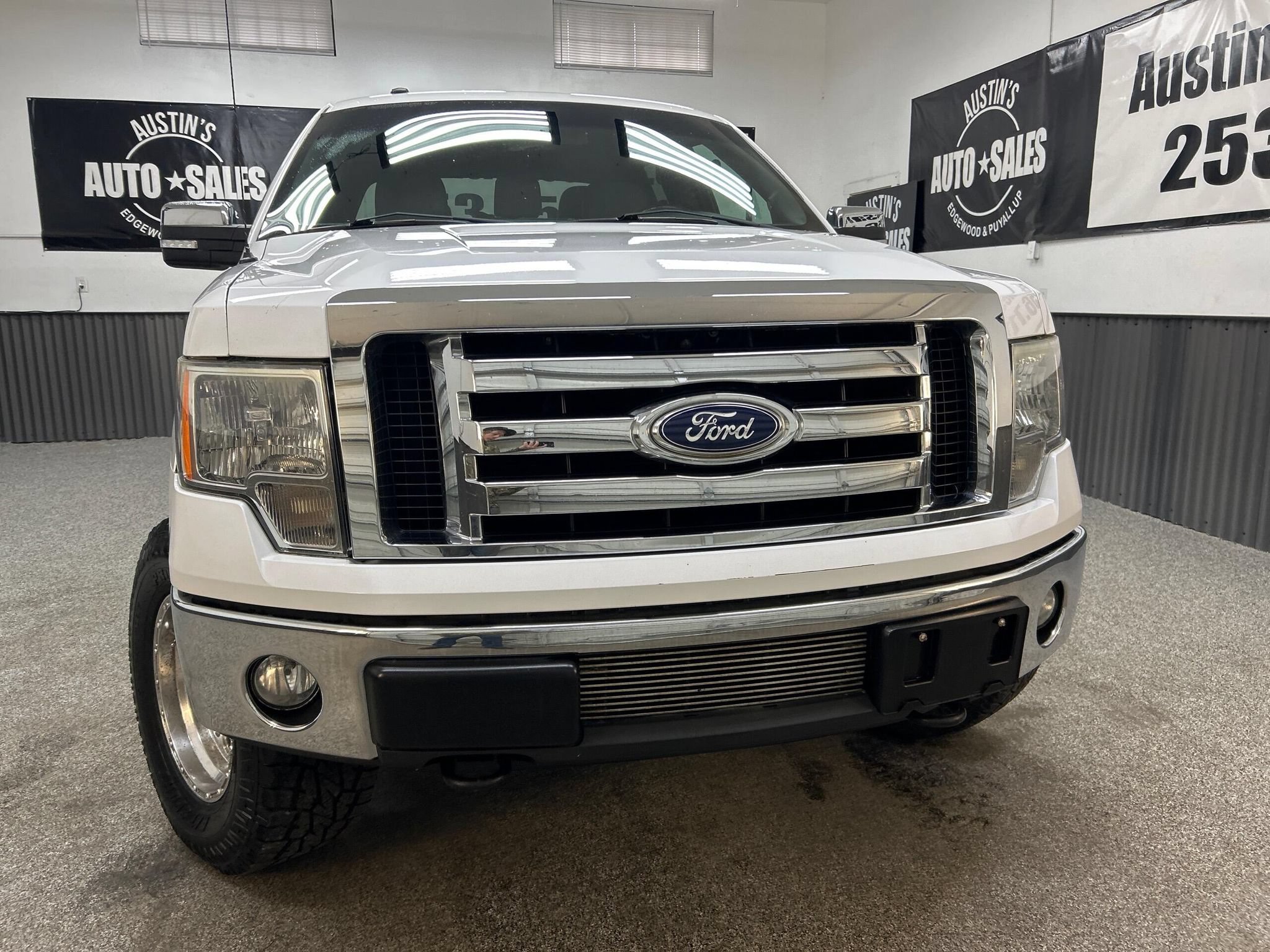 Used 2012 Ford F150 XLT w/ XLT Convenience Pkg AWD/4WD image 2