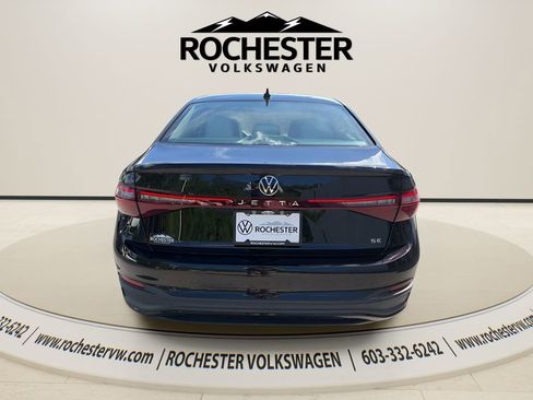 Used 2026 Volkswagen Jetta SE FWD image 5