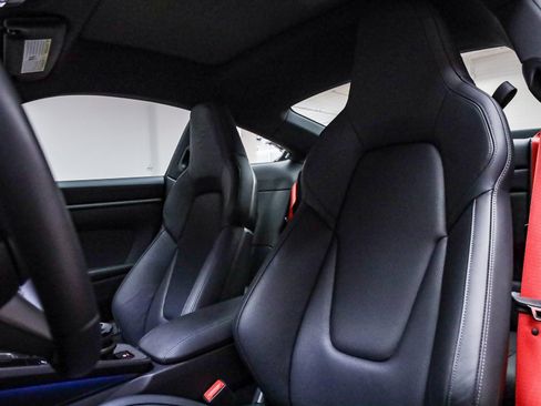 Used 2025 Porsche 911 Carrera T image 5