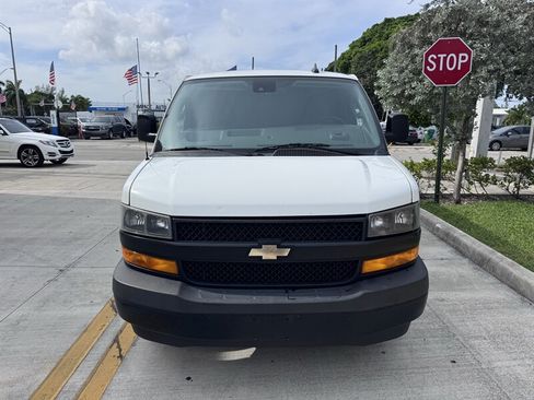 Used 2020 Chevrolet Express 3500 Extended w/ Driver Convenience Package RWD image 2