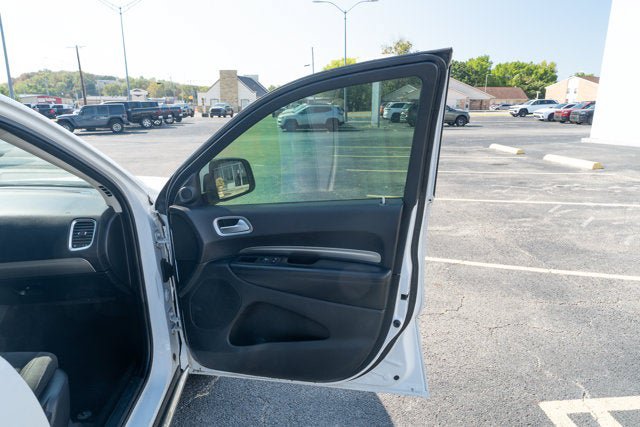 Used 2020 Dodge Durango SXT w/ 3rd Row Seating Group RWD image 15