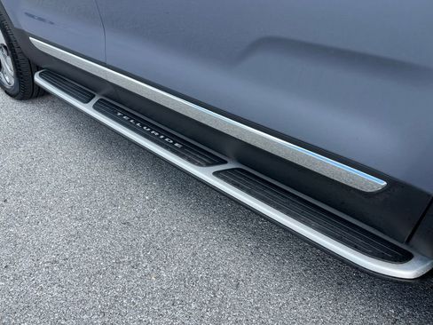 Used 2022 Kia Telluride EX w/ EX Premium Package image 11