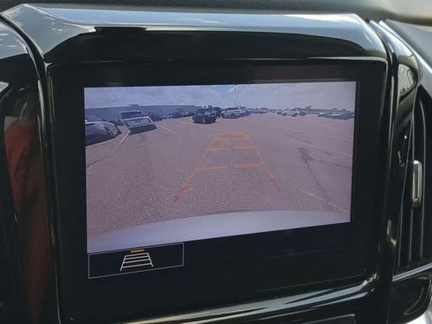 Used 2020 Chevrolet Traverse LT FWD image 27