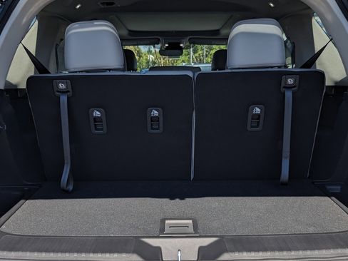 New 2025 Honda Pilot Touring image 13