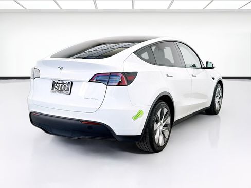 Used 2023 Tesla Model Y Long Range AWD/4WD image 4