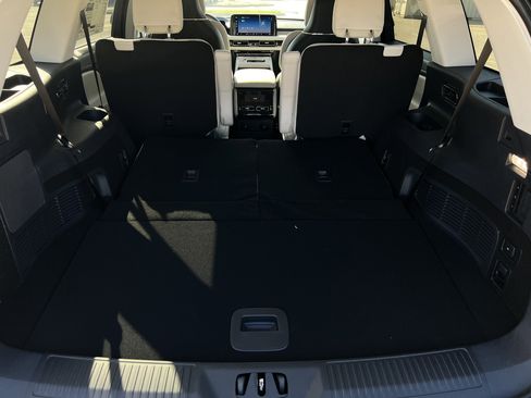 New 2025 Lincoln Aviator Reserve w/ Luxury Package image 30