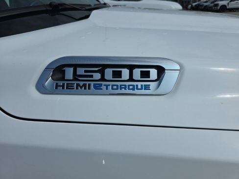 Used 2024 RAM 1500 Laramie image 12
