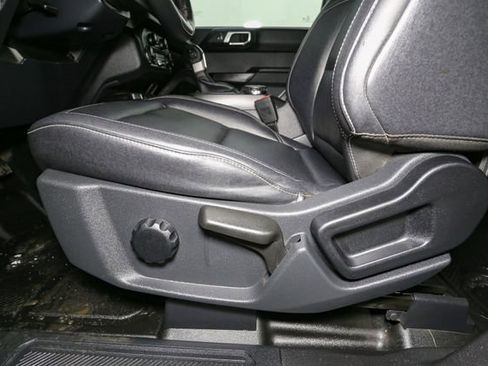 Used 2025 Ford Bronco Badlands w/ Sasquatch Package image 35