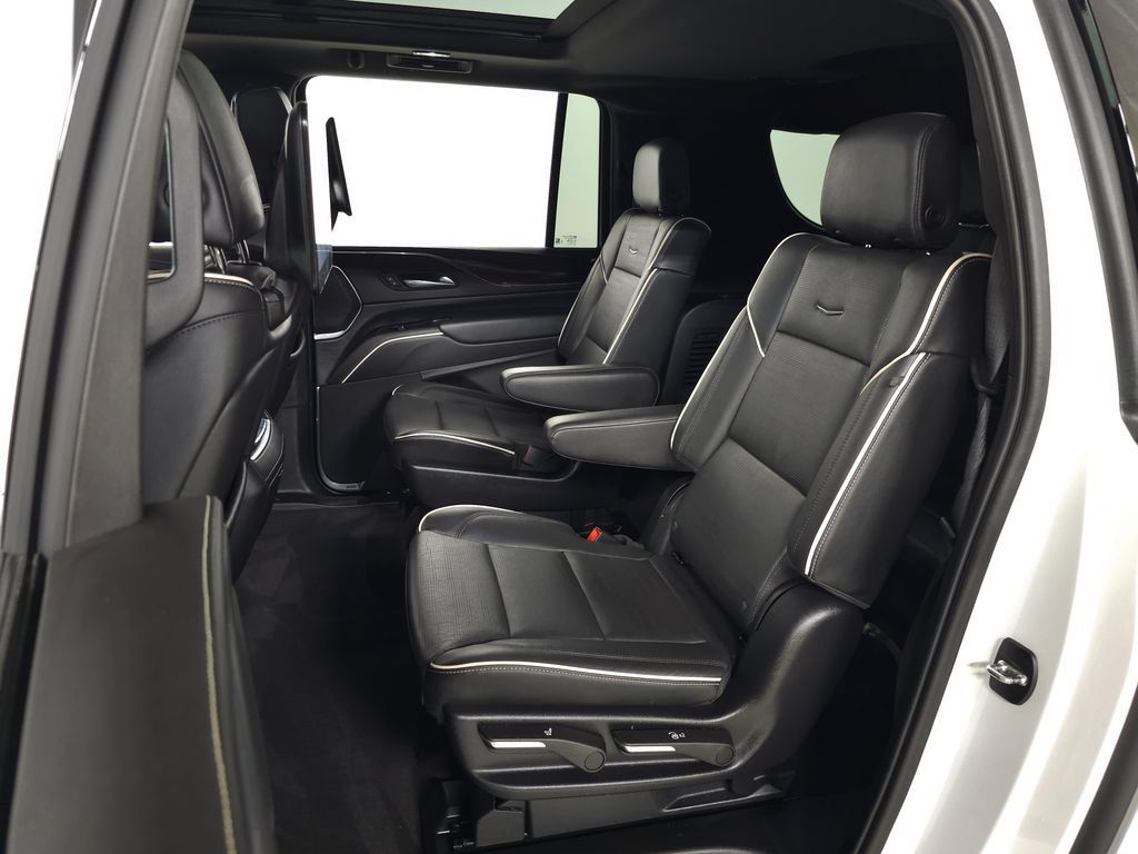 Certified 2024 Cadillac Escalade ESV Premium Luxury AWD/4WD image 43