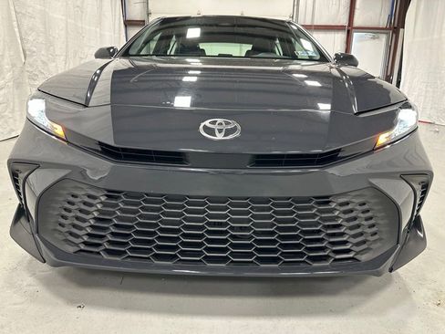 Used 2026 Toyota Camry SE FWD image 2