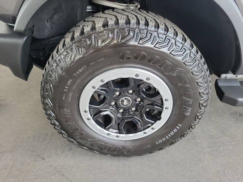 Used 2023 Ford Bronco Outer Banks w/ Sasquatch Package AWD/4WD image 31