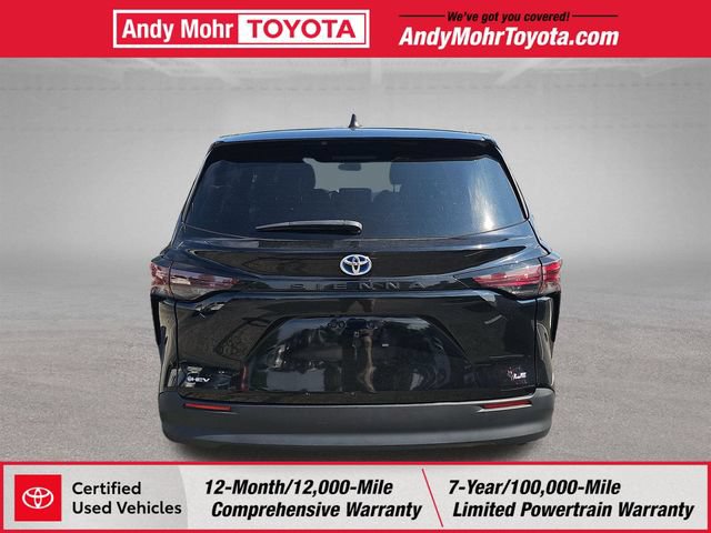 Certified 2025 Toyota Sienna LE FWD image 6