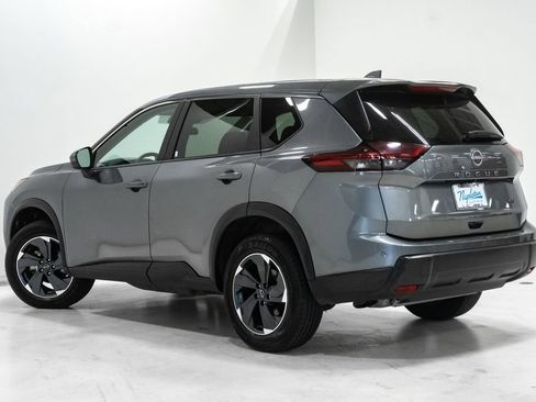 Used 2024 Nissan Rogue SV FWD image 26