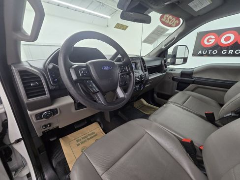 Used 2022 Ford F250 XL w/ Power Equipment Group image 13