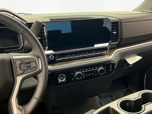 Used 2024 Chevrolet Silverado 1500 LT image 6