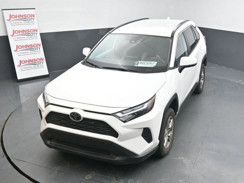 Used 2022 Toyota RAV4 XLE image 24