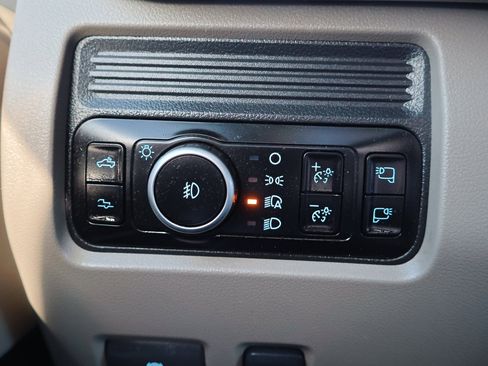 Certified 2025 Ford F350 Platinum w/ Platinum Plus Package image 23