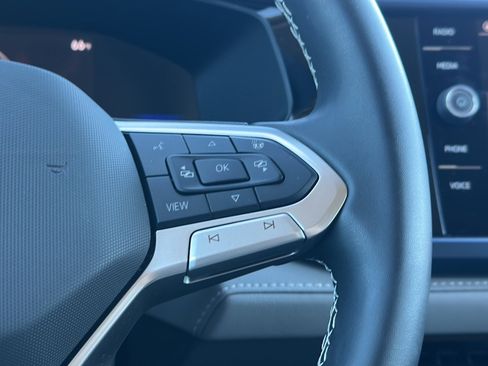 Used 2024 Volkswagen Taos SE w/ MDO Package image 28