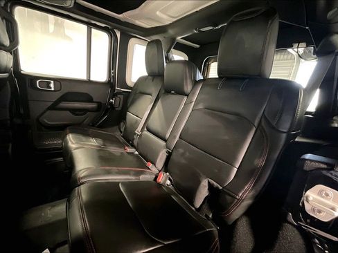 Used 2024 Jeep Wrangler Unlimited Rubicon w/ Convenience Group AWD/4WD image 33