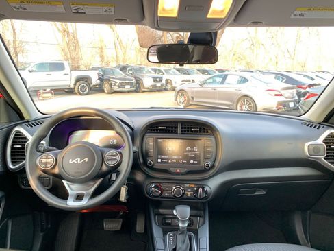Used 2025 Kia Soul LX w/ LX Technology Package image 31
